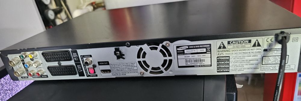 Vând dvd recorder Samsung HR775
