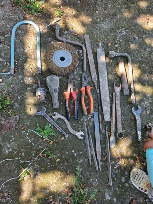 Ключи разные инструменты продаю сотилади инструментла