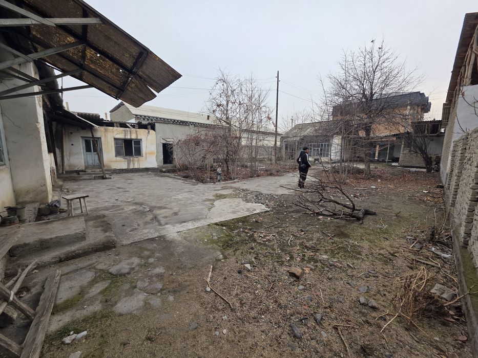 Беш болада 6 сотик эски ховли сотилади