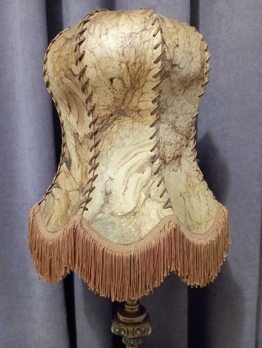 Красиви старинни лампи с абажури - лампа