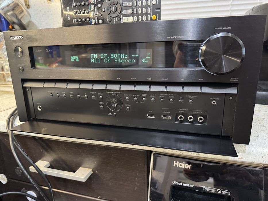 Onkyo TX-NR828 Bluetooth Wi-Fi