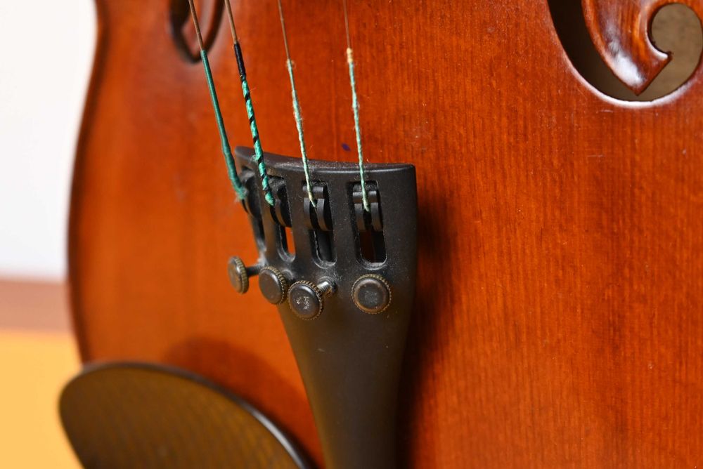 vioara 4/4 cu arcus si toc de vioara