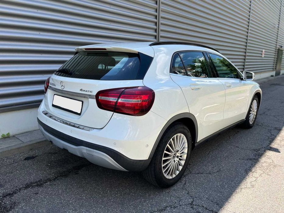 Mercedes-Benz GLA 200d 4Matic 2017  Cutie Automata Bi-Xenon Navi KeyLess GO