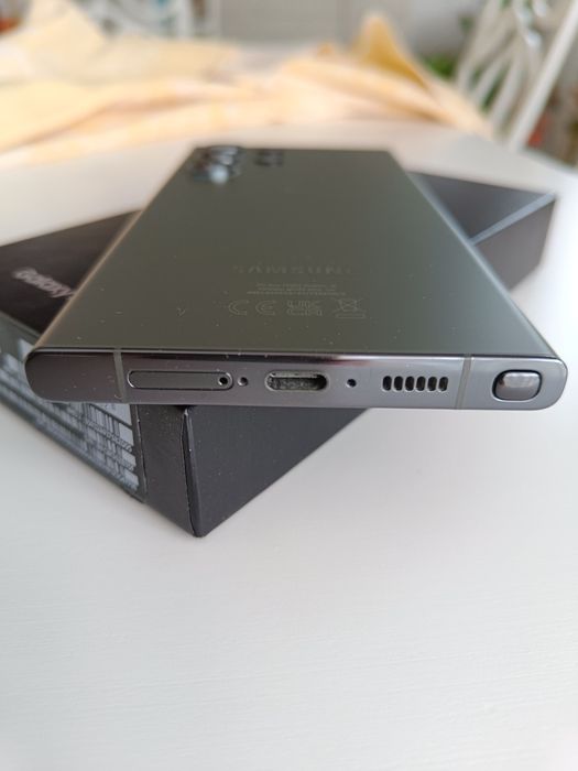 Продавам Samsung S23 Ultra