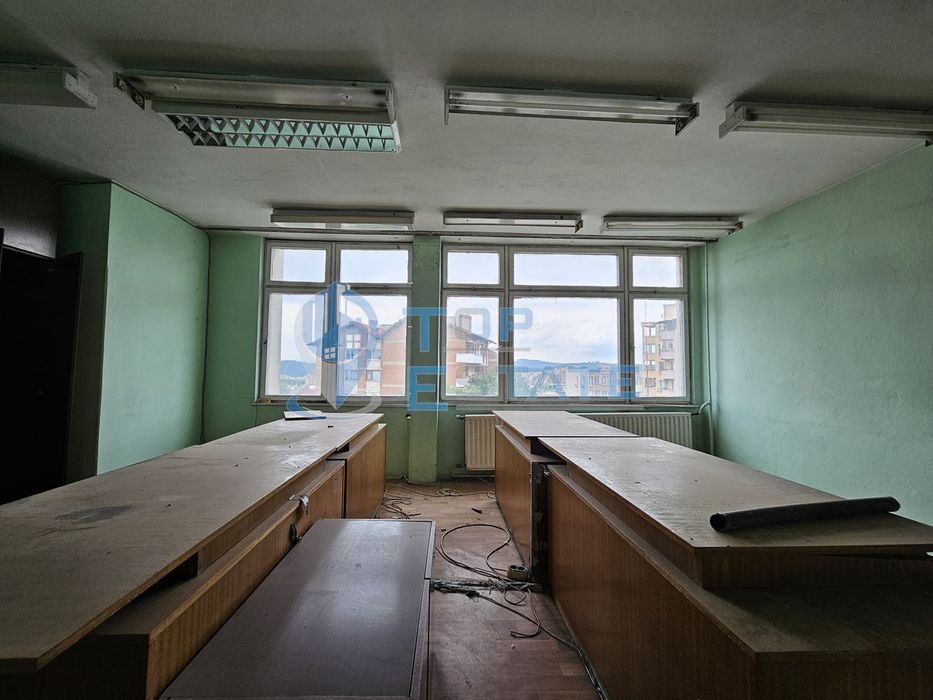 Офис в Велико Търново-Център площ 408 цена 225000