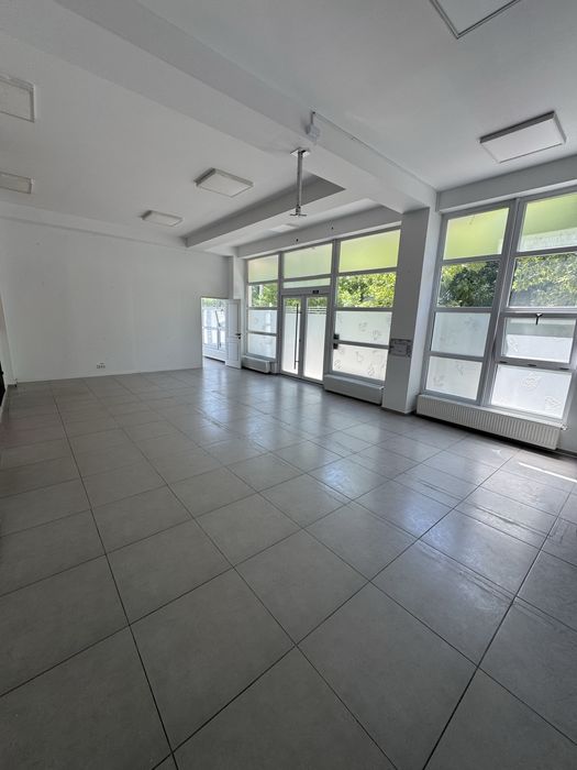 Inchiriez spatiu comercial 90mp