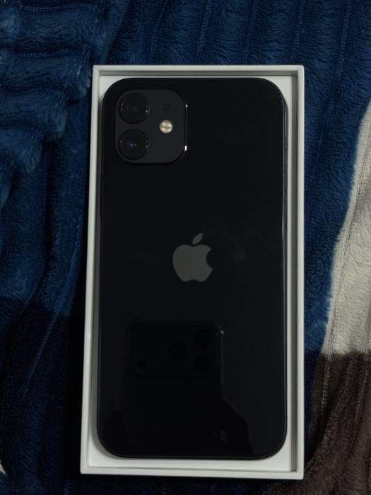 продам IPhone 12