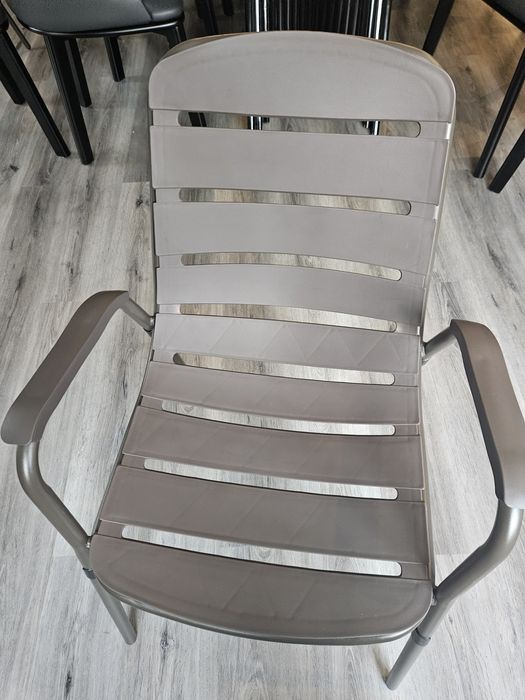 Алуминива много здрава и стабилна маса+столове