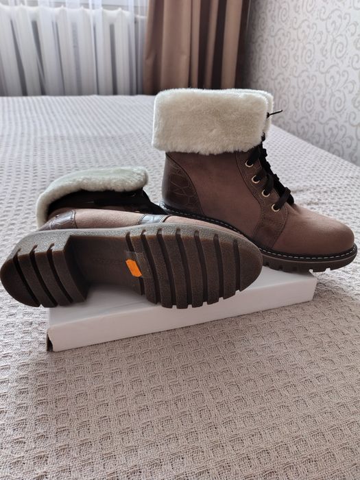 Продам ботинки зимние