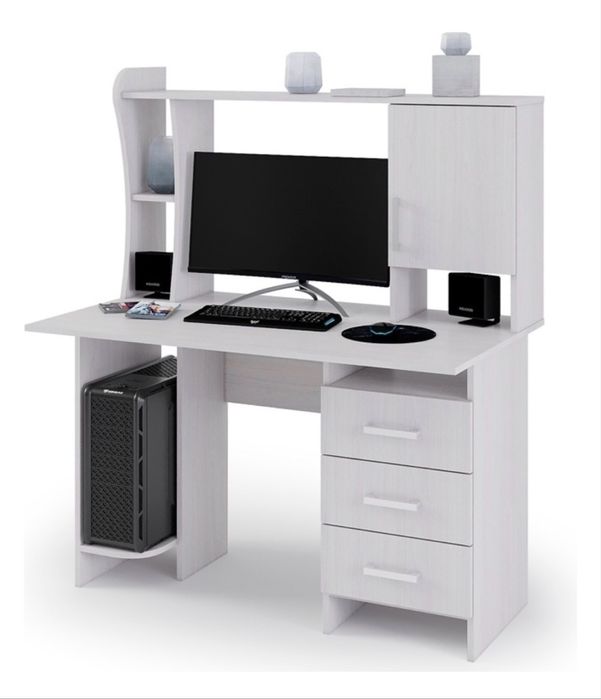 Кровать и письменный стол