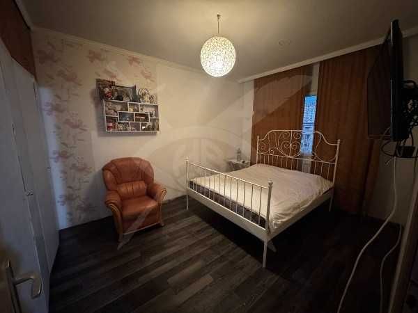 Продава се Тристаен апартамент в Пловдив, Изгрев - 80 кв.м за 950 €/кв.м - Снимка #1