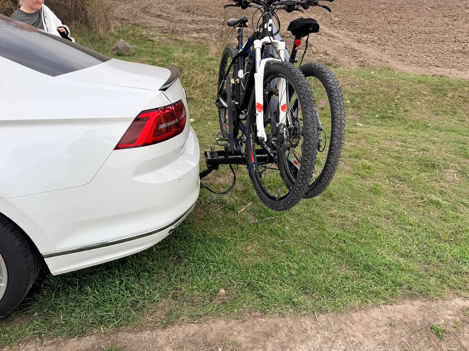 Suport pt doua biciclete pe carlig