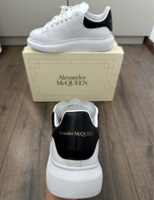 Adidasi Alexander Mcqueen albi negri piele white