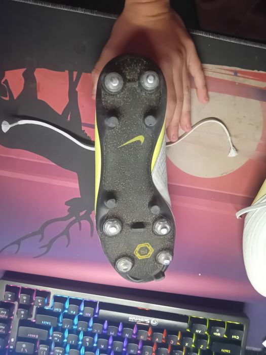 Crampoane de fotbal nike phantom