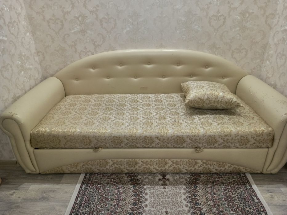 Продам раздвижной диван
