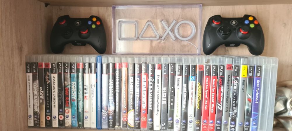 Pachet Gaming ( PS3 + 2 Controllere + 39 jocuri ) bonus LED Logo