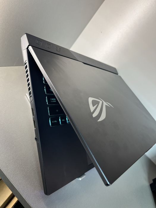 Rog Strix Ryzen 74800H/16/rtx3050/512