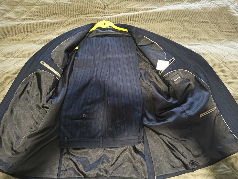 Costum bărbați - Giorgio Armani marime 56