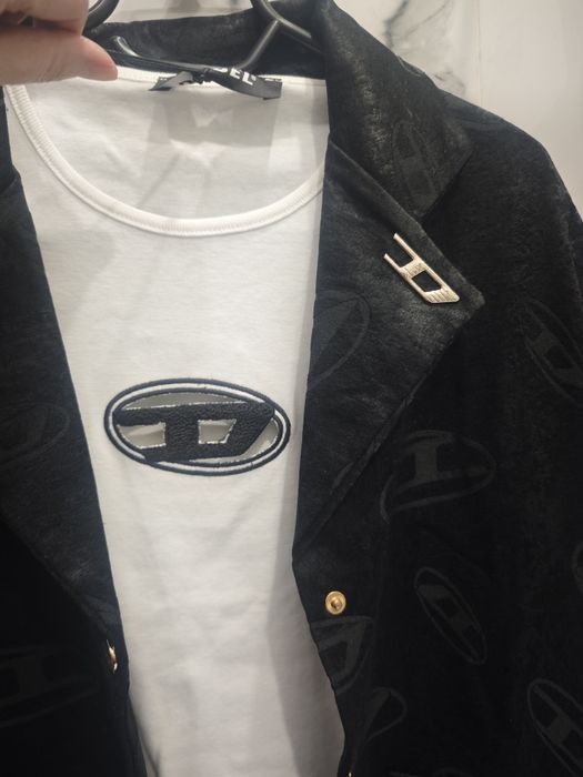 Продам кастюмы тройки