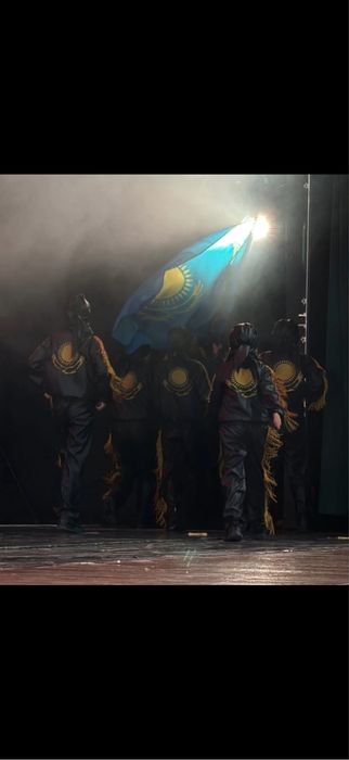 Групповые танцевальные костюмы