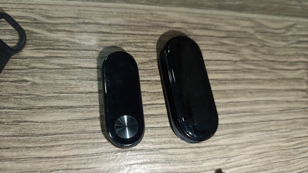 Фитнес гривни Mi band 2 и Mi band 6