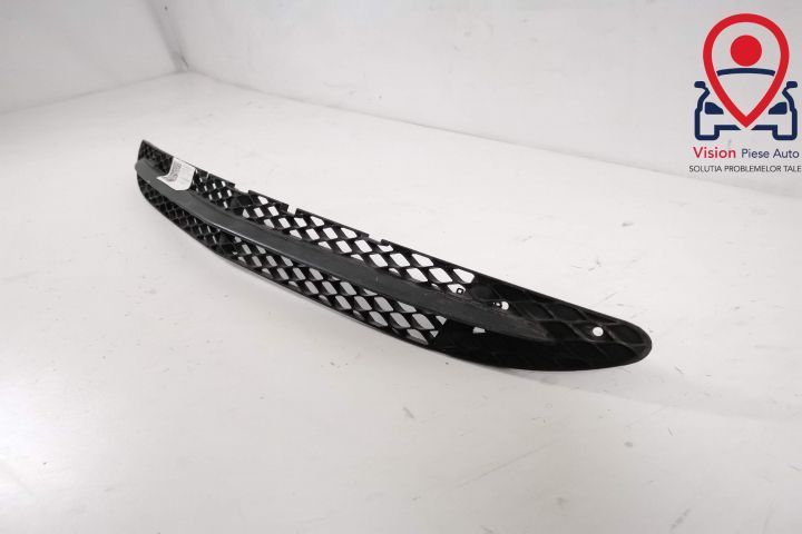 Grila Centrala Inferioara Fata Originala In Stare Buna Mercedes-Benz