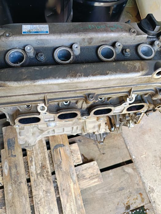 Двигатель на Toyota 2AZ-FE