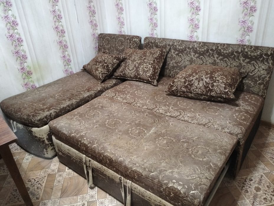 Диван, отдам даром