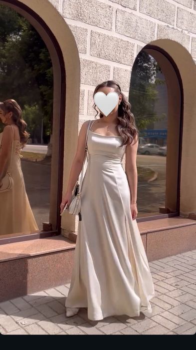 Продам атласное платье