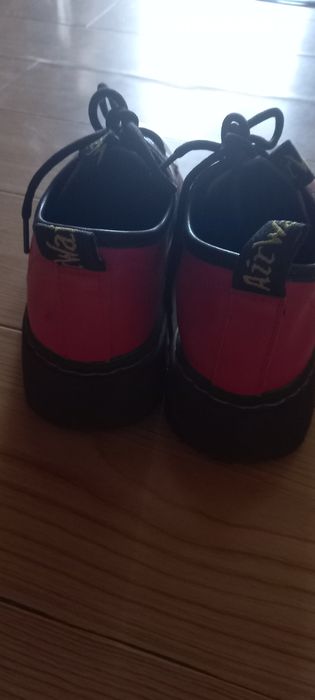 Красные батинки со шнурками