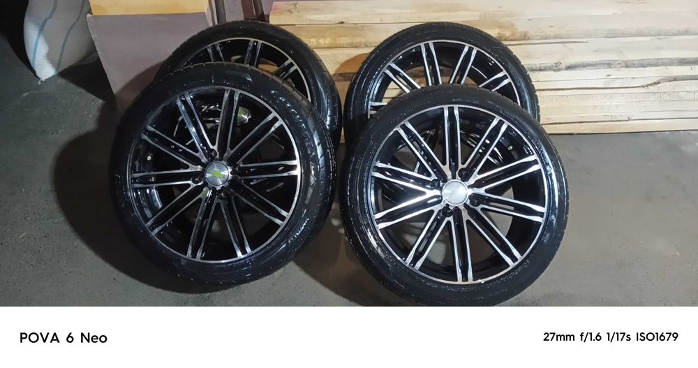 Диска балон  215/45/17 жентрадан йечилган холати яхши