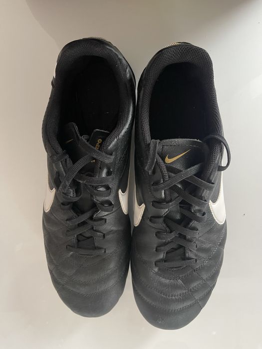 Ghete de fotbal nike tiempo de colectie