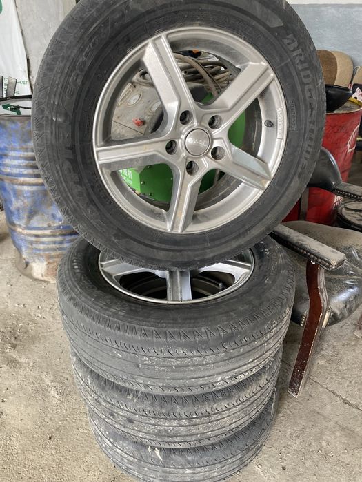 Продам летние шины с дисками