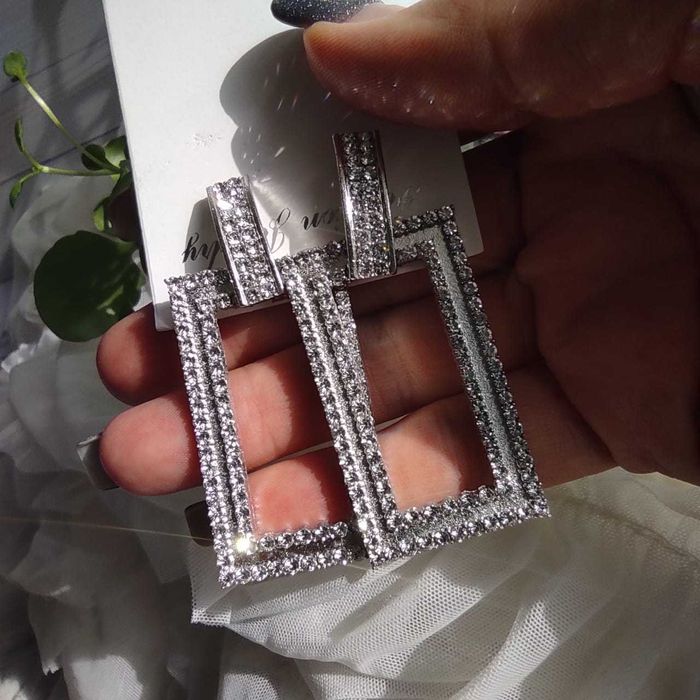 Оригинальные женские серьги