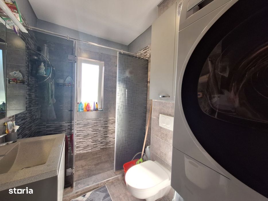 Apartament cu 3 camere, 60 mp, parcare, zona Terra