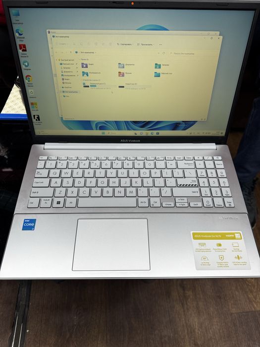 Asus Vivobook sotiladi holati ideal ful komplekt karobka dakument bor.