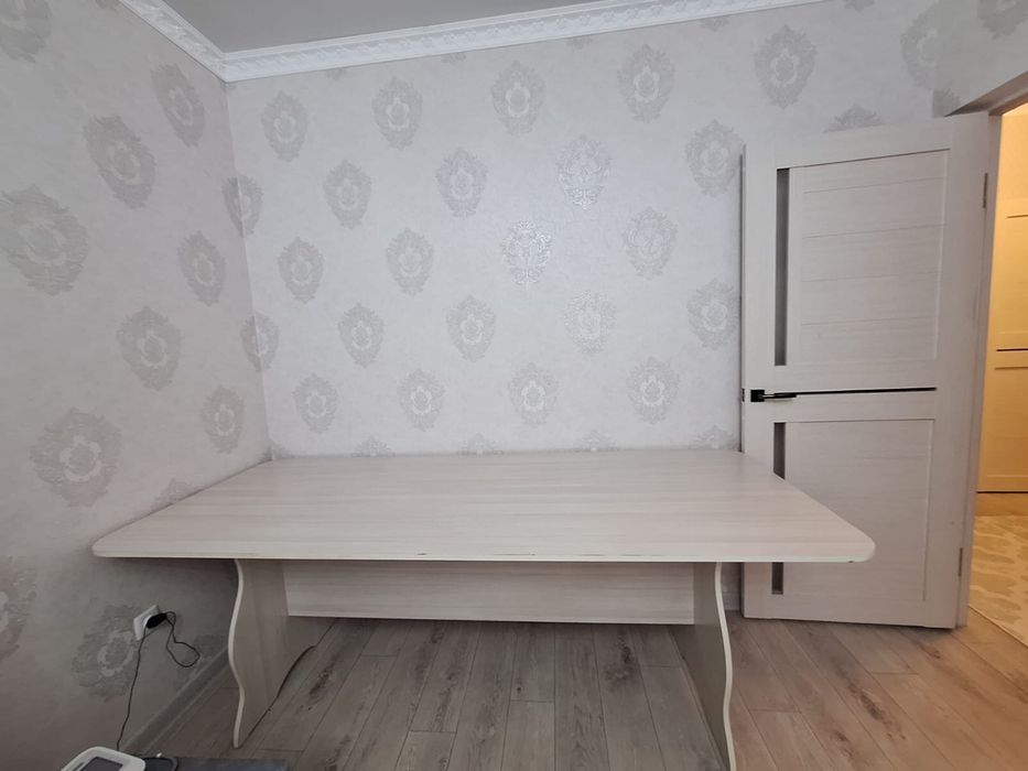 Стол для кухни или зала