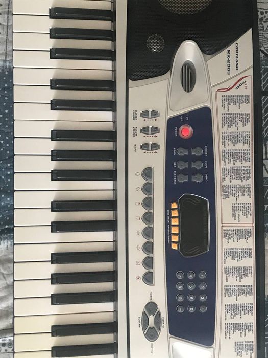 Продается Синтезатор