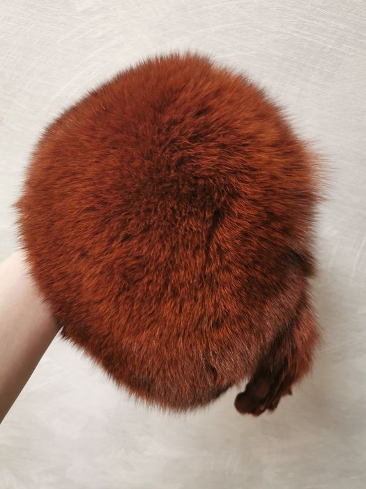 Продам шапку в отличном состоянии(песец)