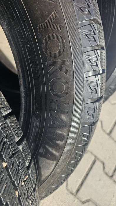 Шины Yokohama идеальном состоянии