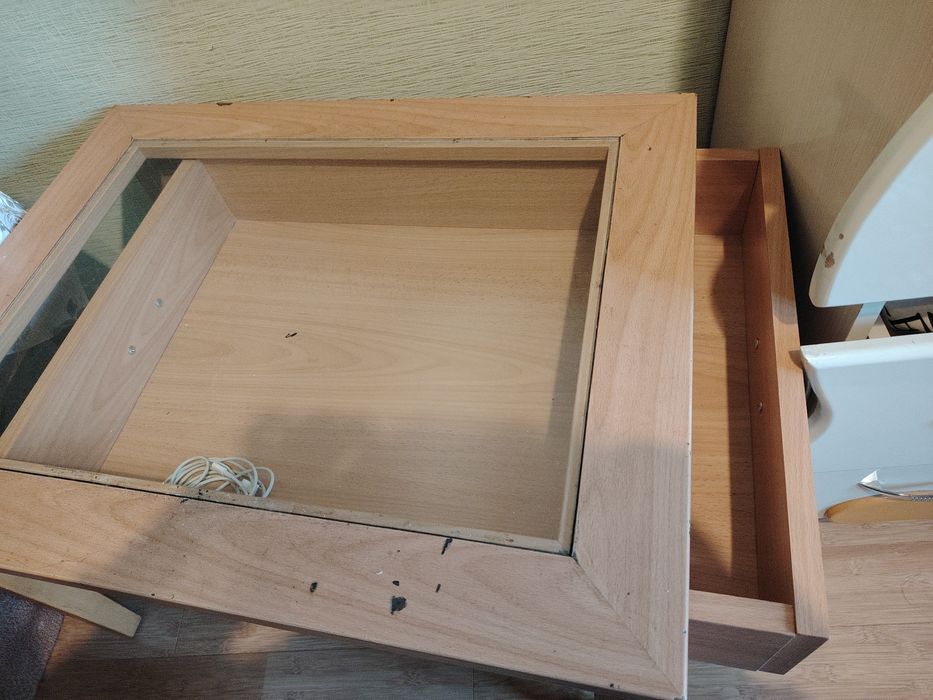 Журнальный столик