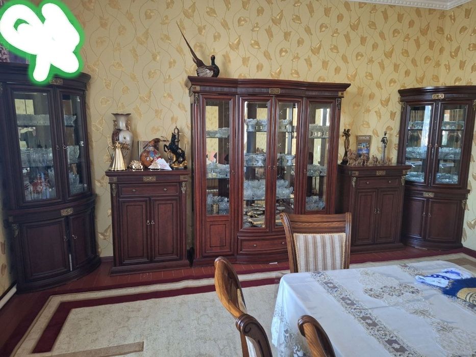 Мебедь стенка продаю срочно