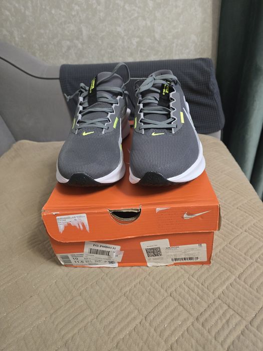 44 размер.  Кроссовки nike.