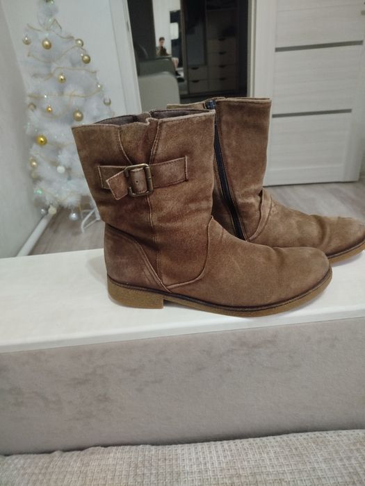 Женская ,замшевая обувь.