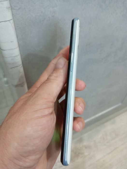 Продам телефон смартфон Samsung a50