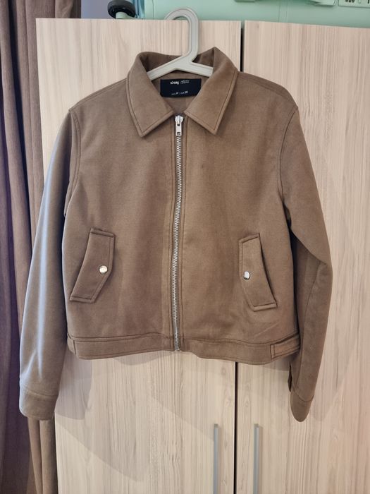 Дамско късо кафяво яке от велур - Sinsay