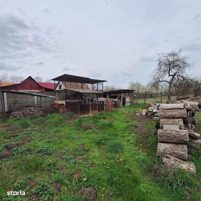 Casa cu Gradina si Teren, 4636 MP. Ghertenis