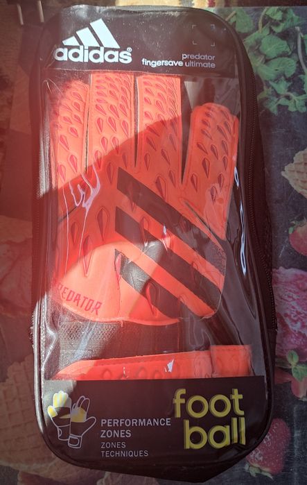 Перчатки вратарские, футбольные