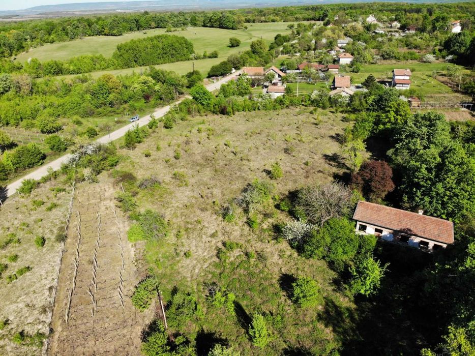 Парцел във Вилна Зона Врачански Лозя до Село Веслец