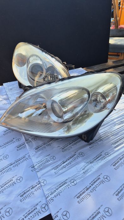 W245 Фарове Б класа ляв и десен налични